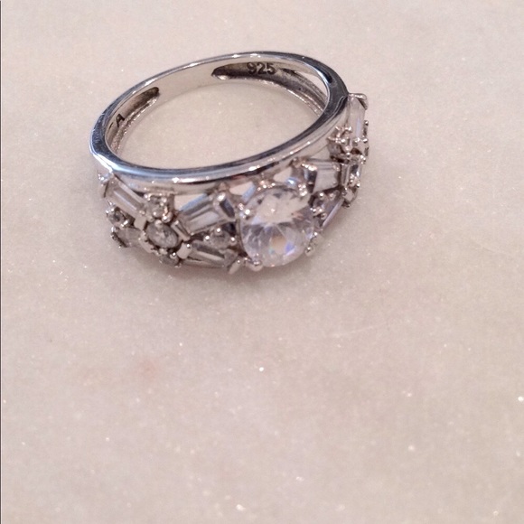Avon Sterling silver and crystal ring size 6 - Picture 2 of 5